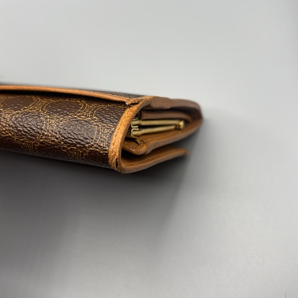 CELINE MACADAM KISS-LOCK LONG WALLET - Picture 8 of 15